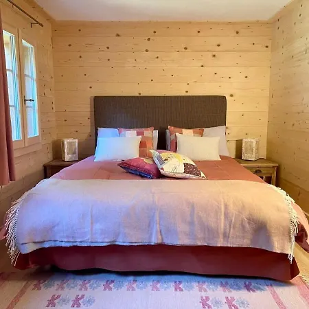 Charming With Splendid Views Near Gstaad *