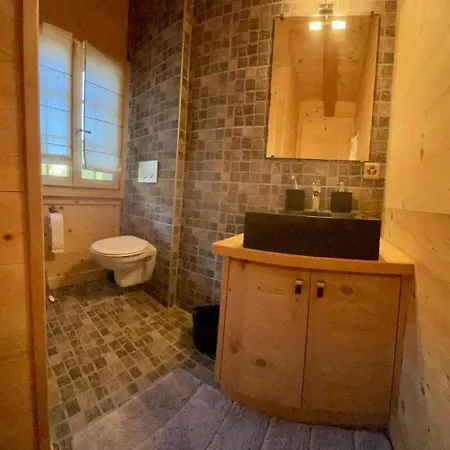 Charming With Splendid Views Near Gstaad וילה