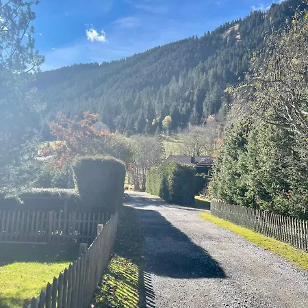 Charming With Splendid Views Near Gstaad فيلة