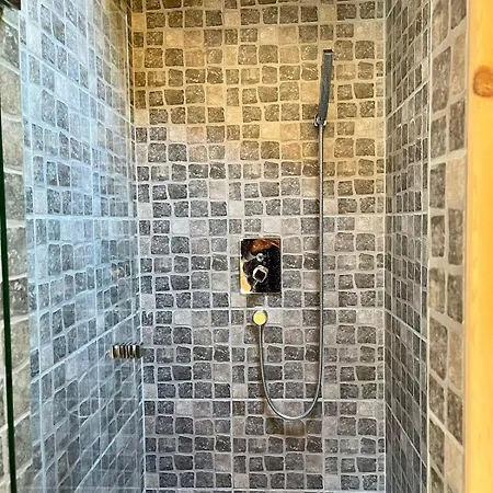 Charming With Splendid Views Near Gstaad فيلة لاوينن